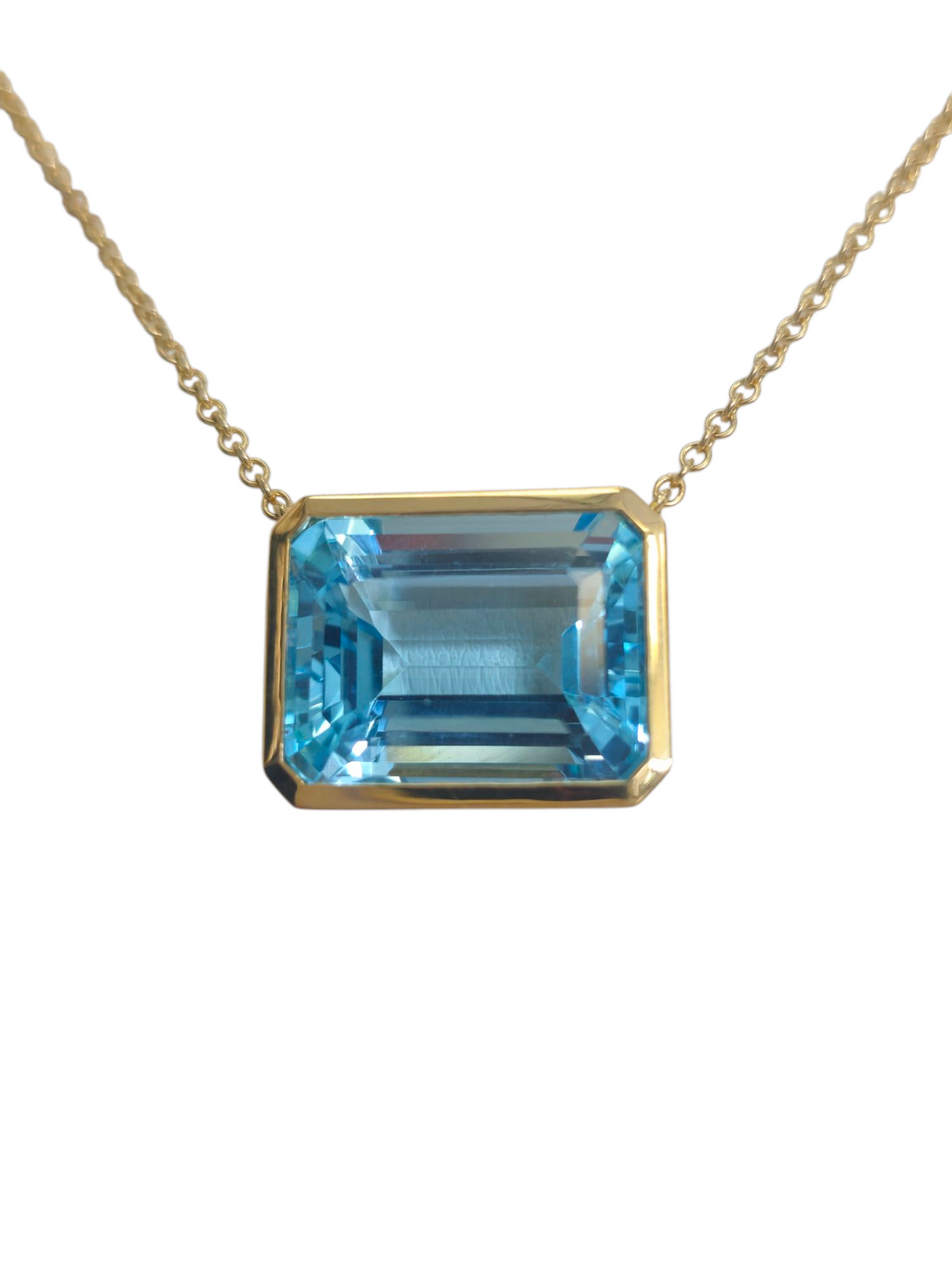 Light Blue Topaz Necklace in 18 Karat Yellow Gold