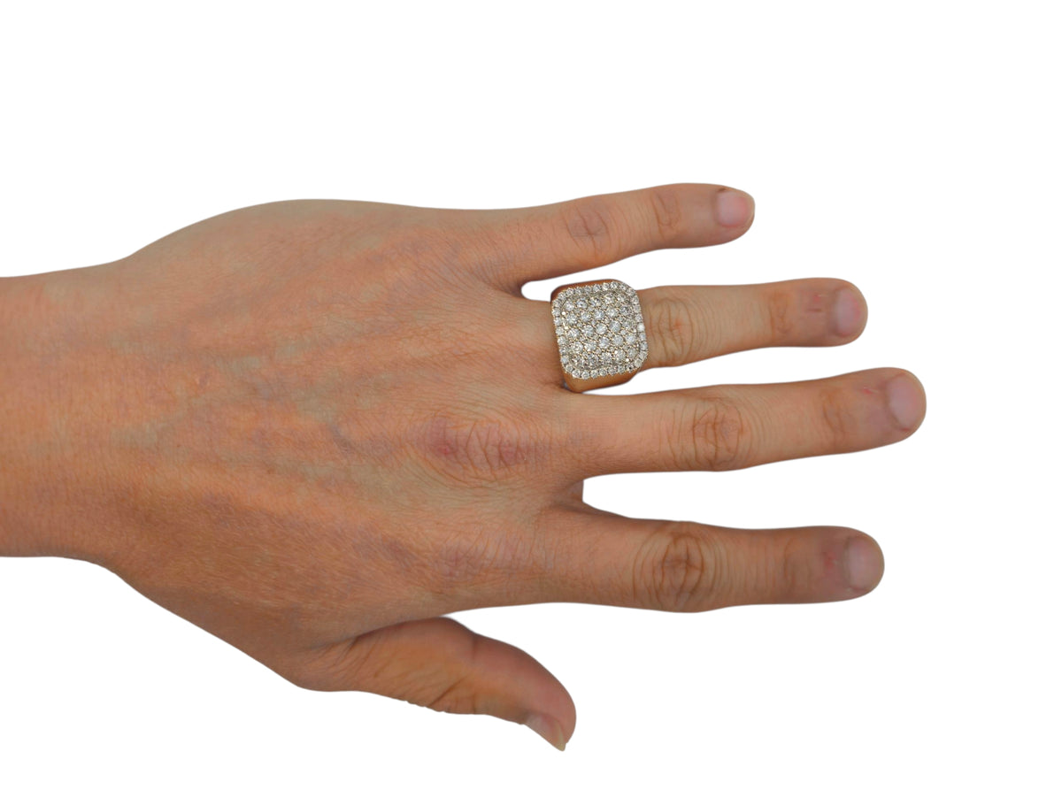 Men's Classic Diamond Band Ring in 14 Karat Yellow Gold