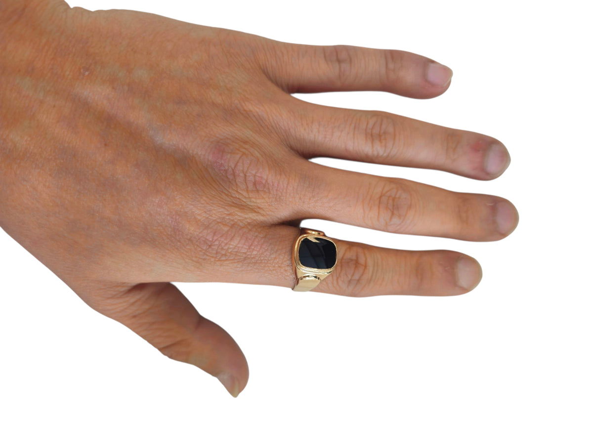 Men's Onyx Signet Ring in 18 Karat Rose Gold