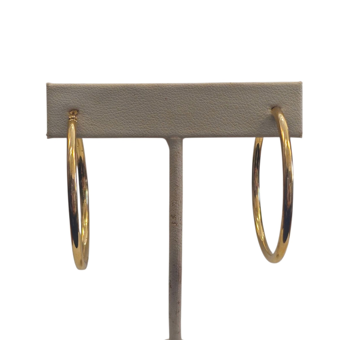 Hoop Earrings in 14 Karat Yellow Gold