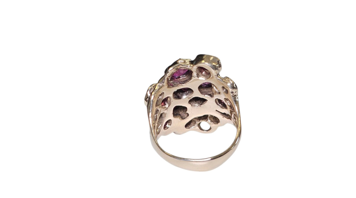 Vintage Ruby Ring in 10 Karat Gold