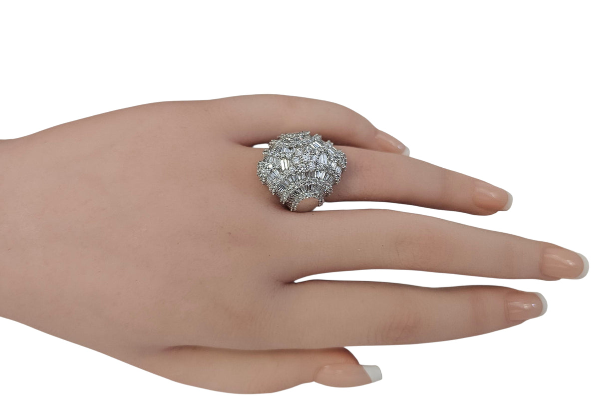 Dome Ring with Baguettes and Round Diamond in 18 Karat White Gold