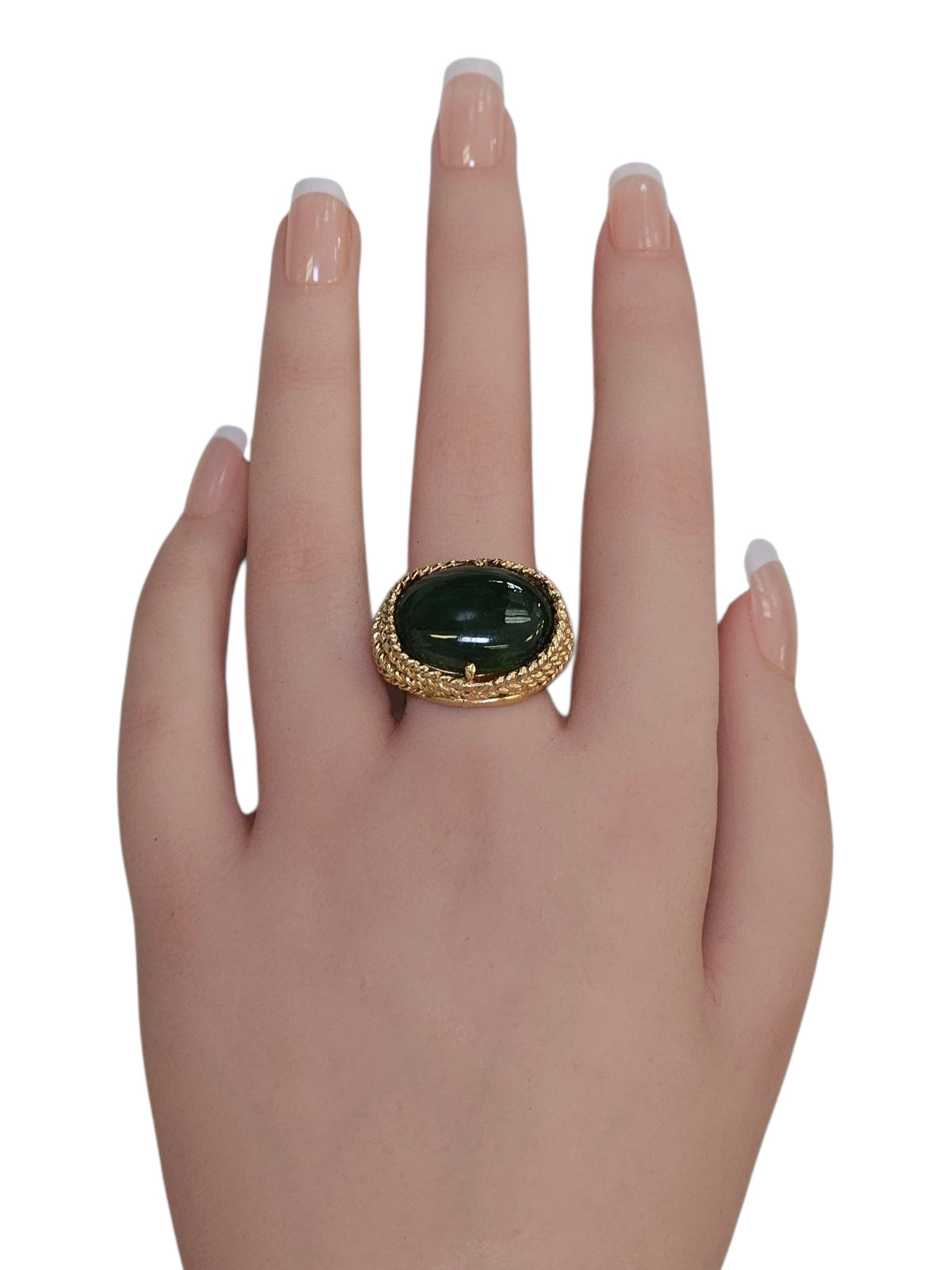 Vintage Jade Ring in 14 Karat Yellow Gold