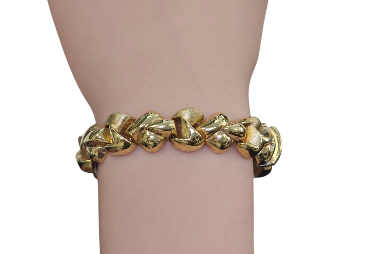 Fancy Knot Link style Bracelet in 14 karat Yellow Gold