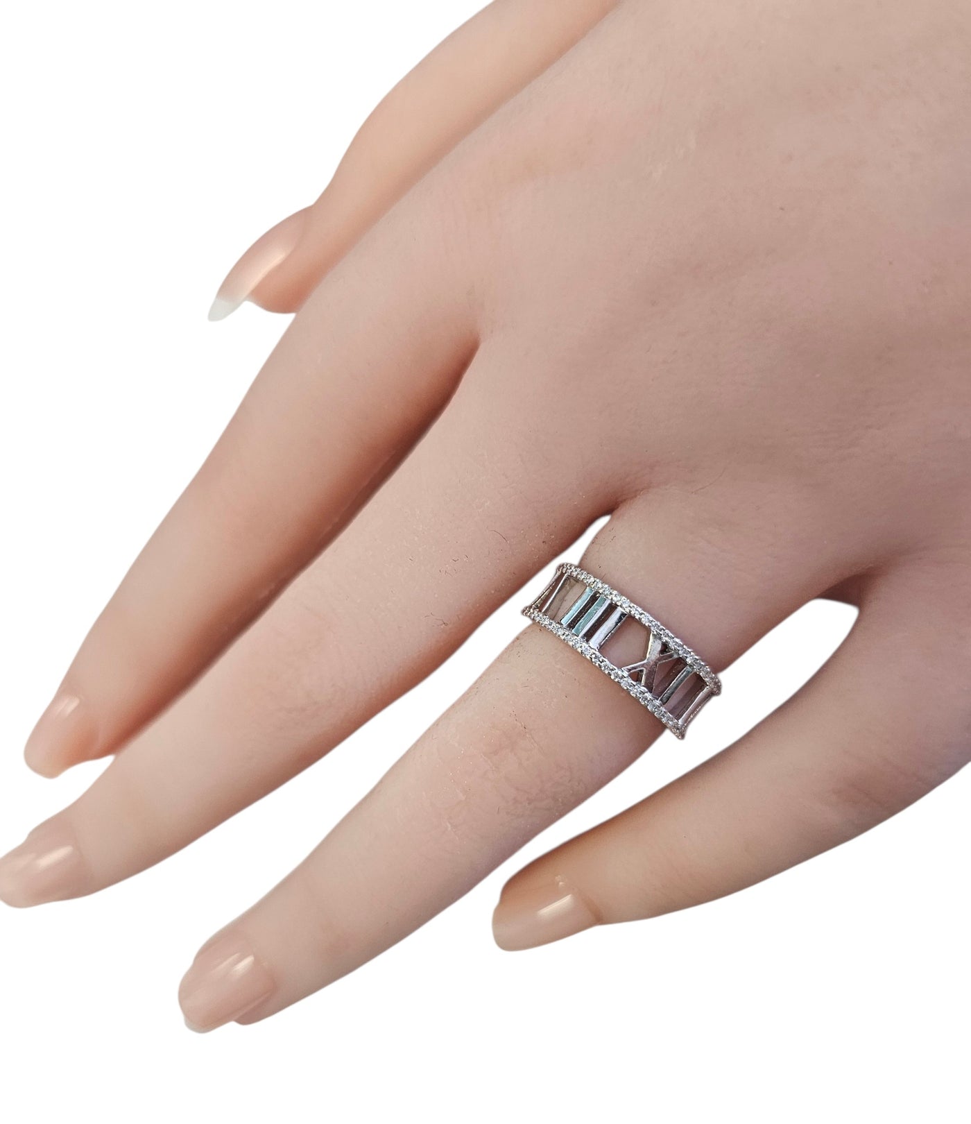 Tiffany & Co. アトラスダイヤモンドリング Tiffany & Co. Atlas Diamond Ring in 18 Karat White Gold – CDM
