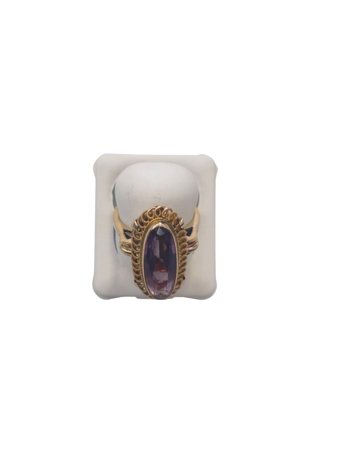 Oval Amethyst Ring in 14 KT Yellow Gold
