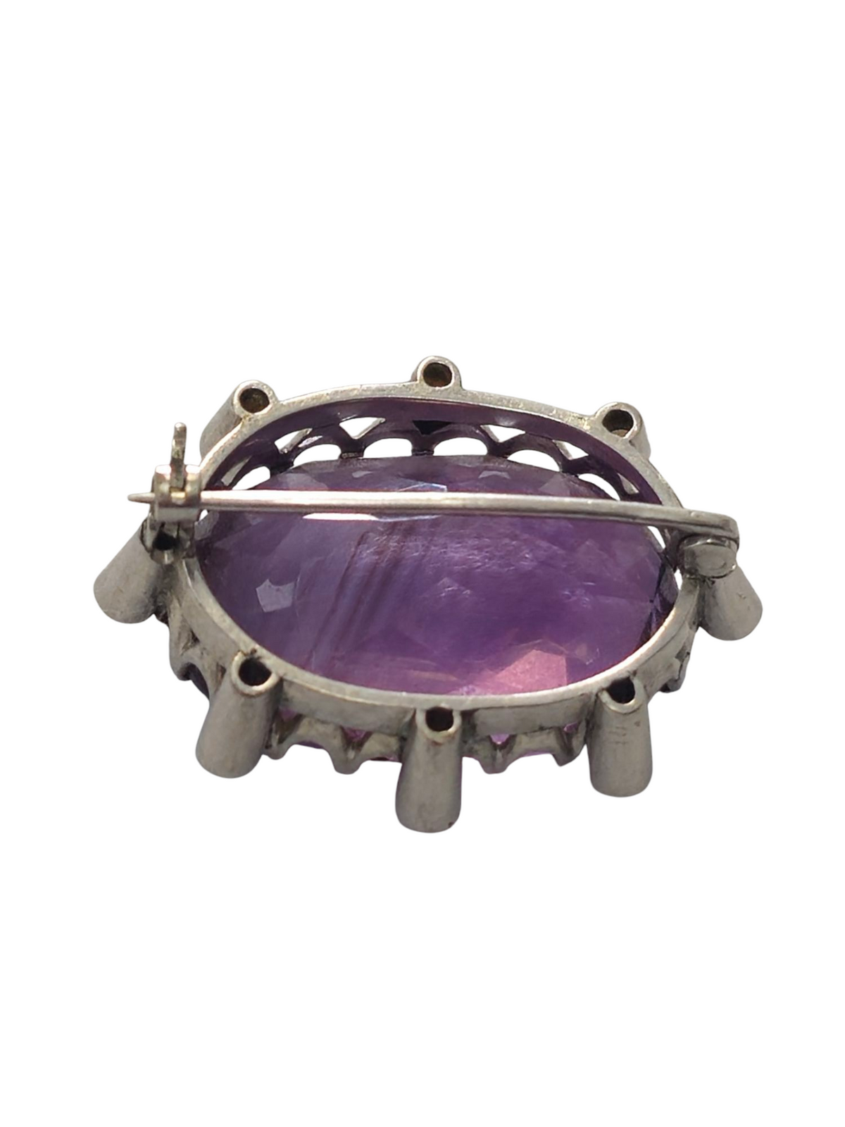 Oval Shape Brooch with amethyst (purple color) in 9Kt white Gold with seed pearls