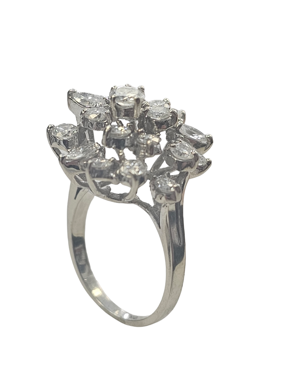 Womens 3.00 Carats Total Weight Diamond Dinner Ring in 14Kt White Gold