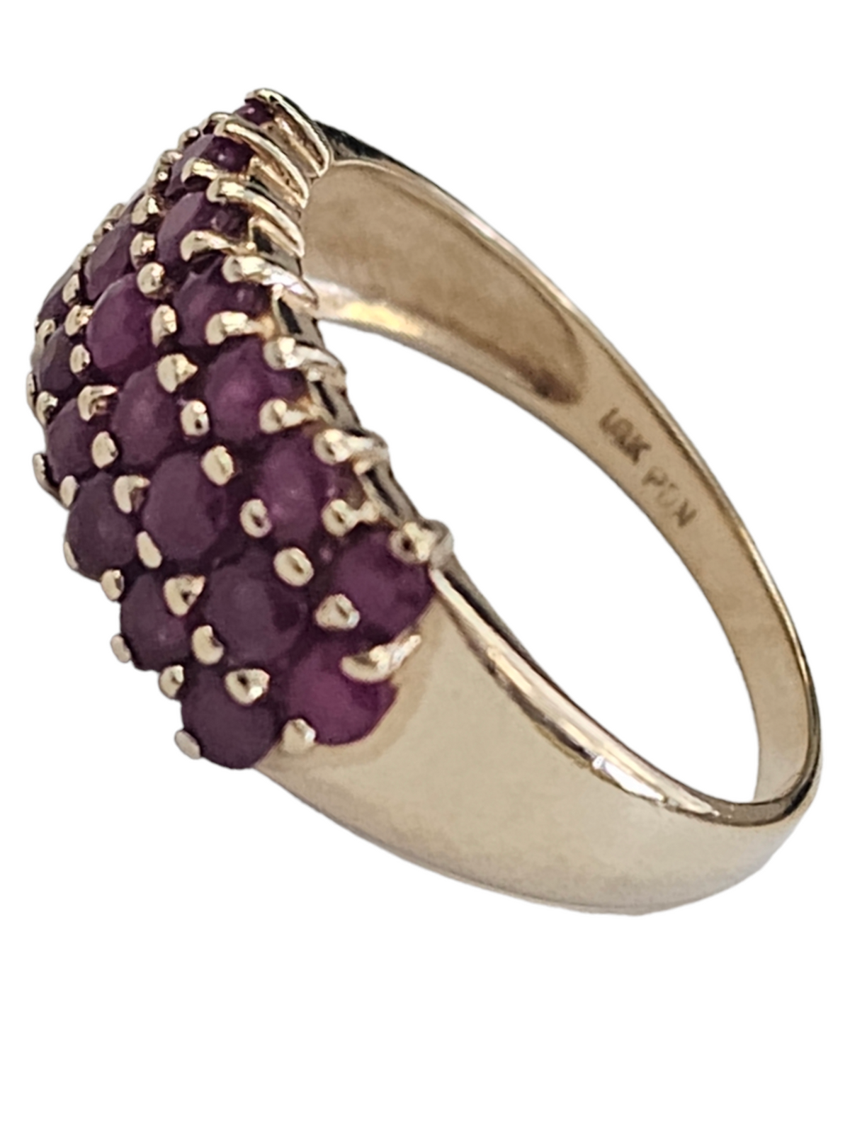 Ruby ring, 10kt Yellow Gold