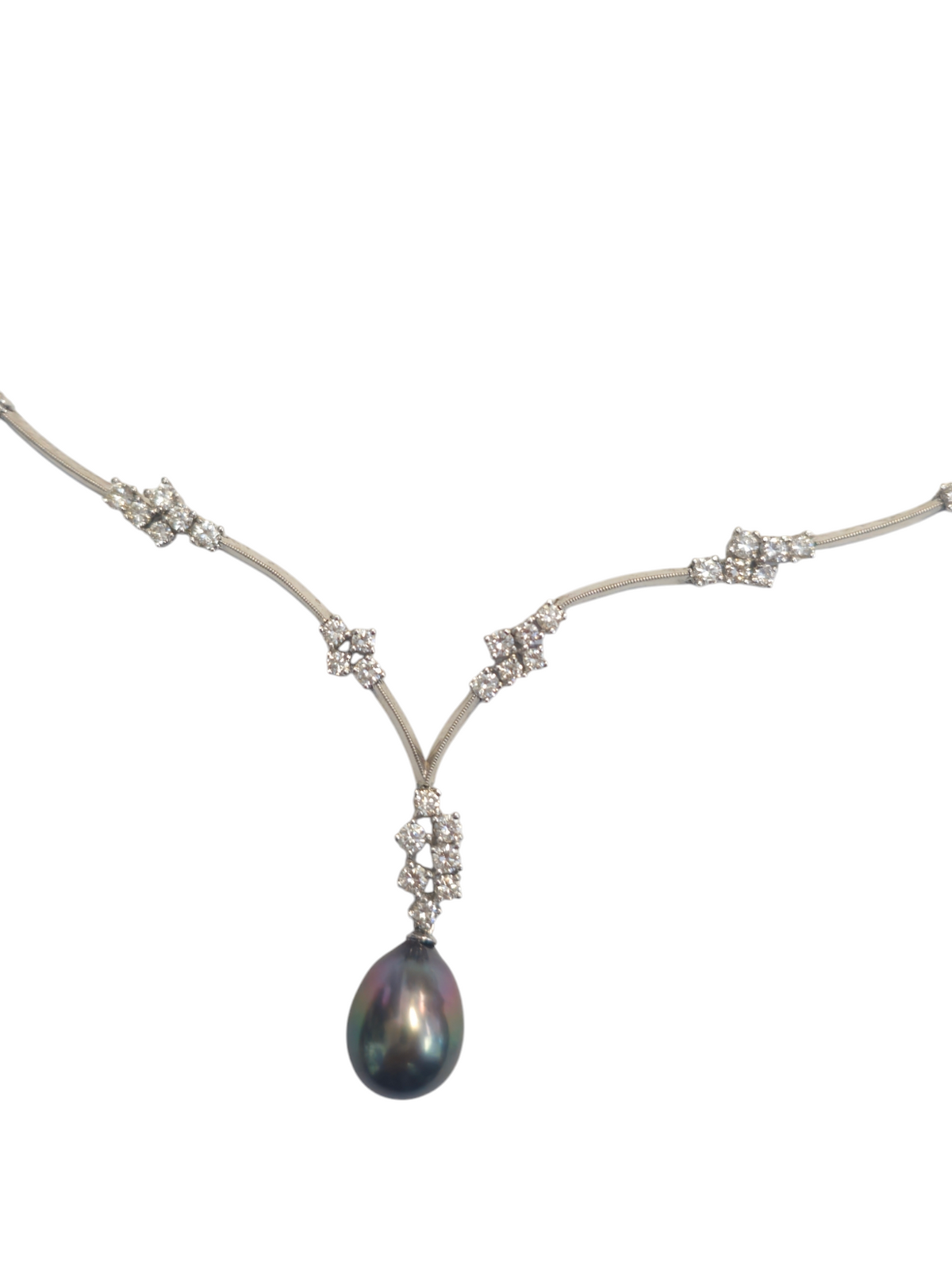 Black Pearl Diamond Necklace in 18 Kt Gold