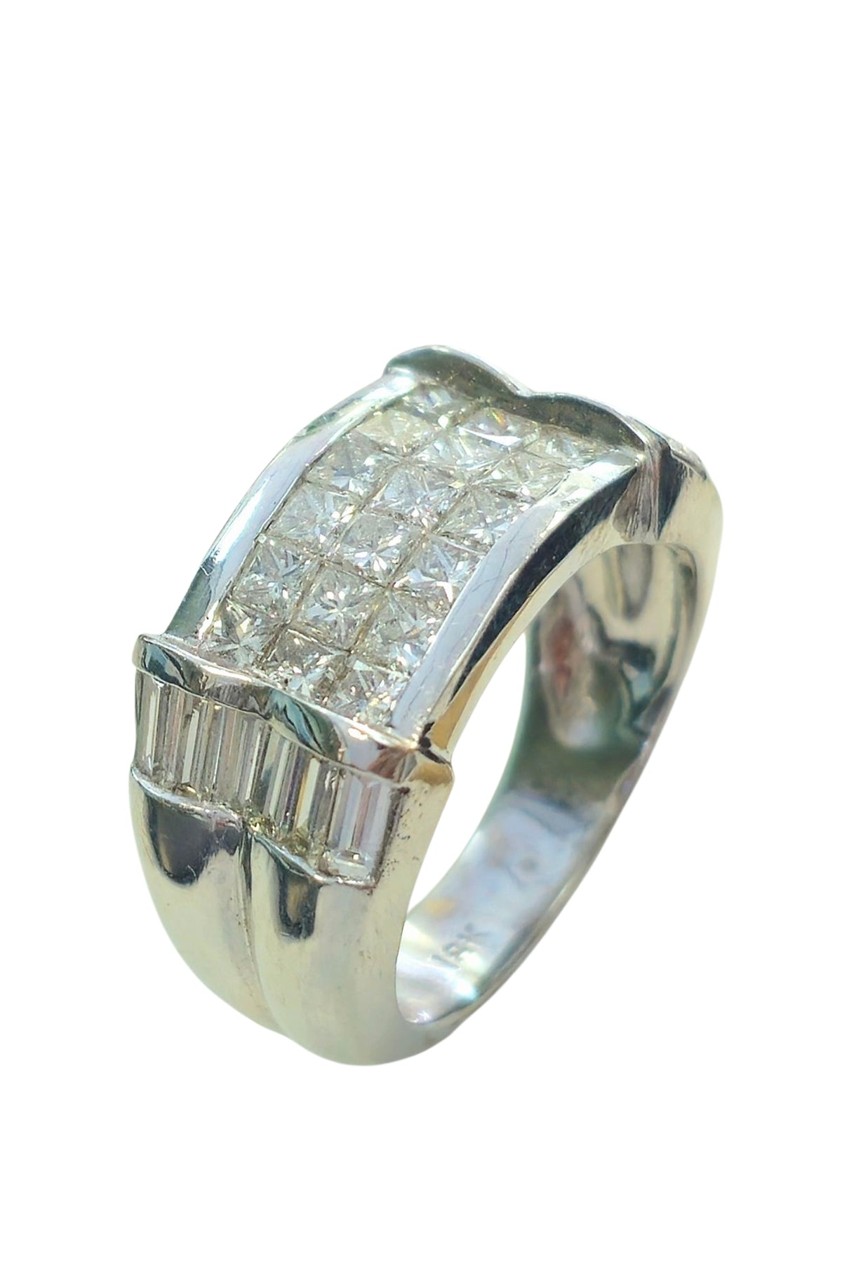 Baguette and Princess Cut Diamond Ring in 18 Karat White Gold
