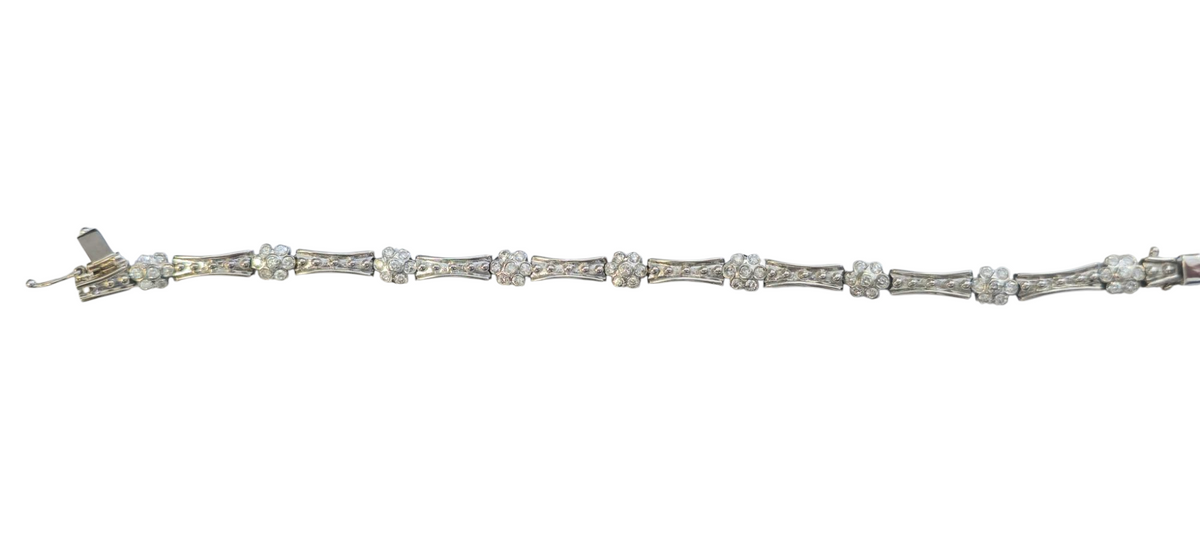 Vintage Floral Design Diamond Bracelet in 14Kt White Gold