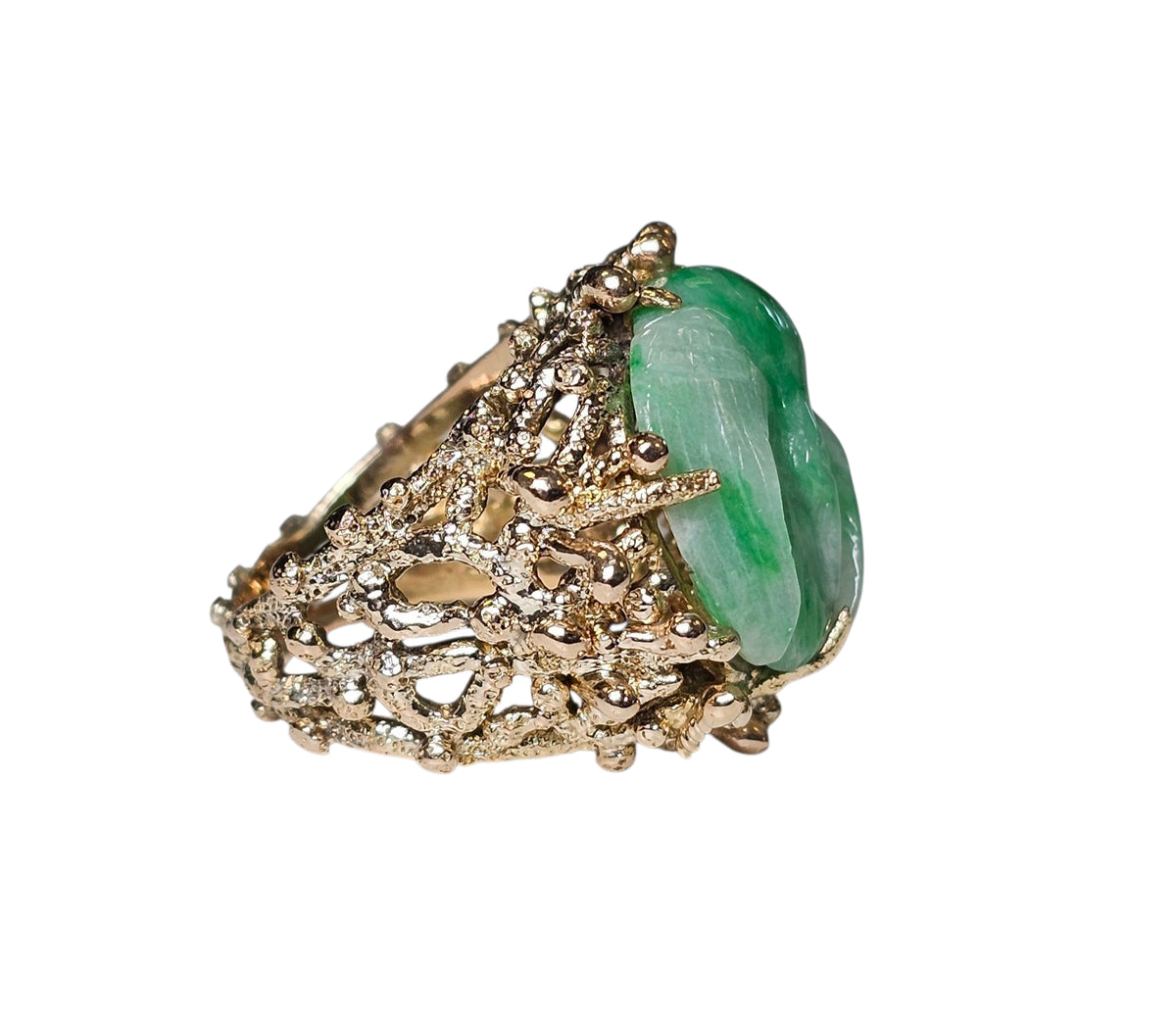 Vintage Oval Carved Jade Ring in 14 Karat Yellow Gold