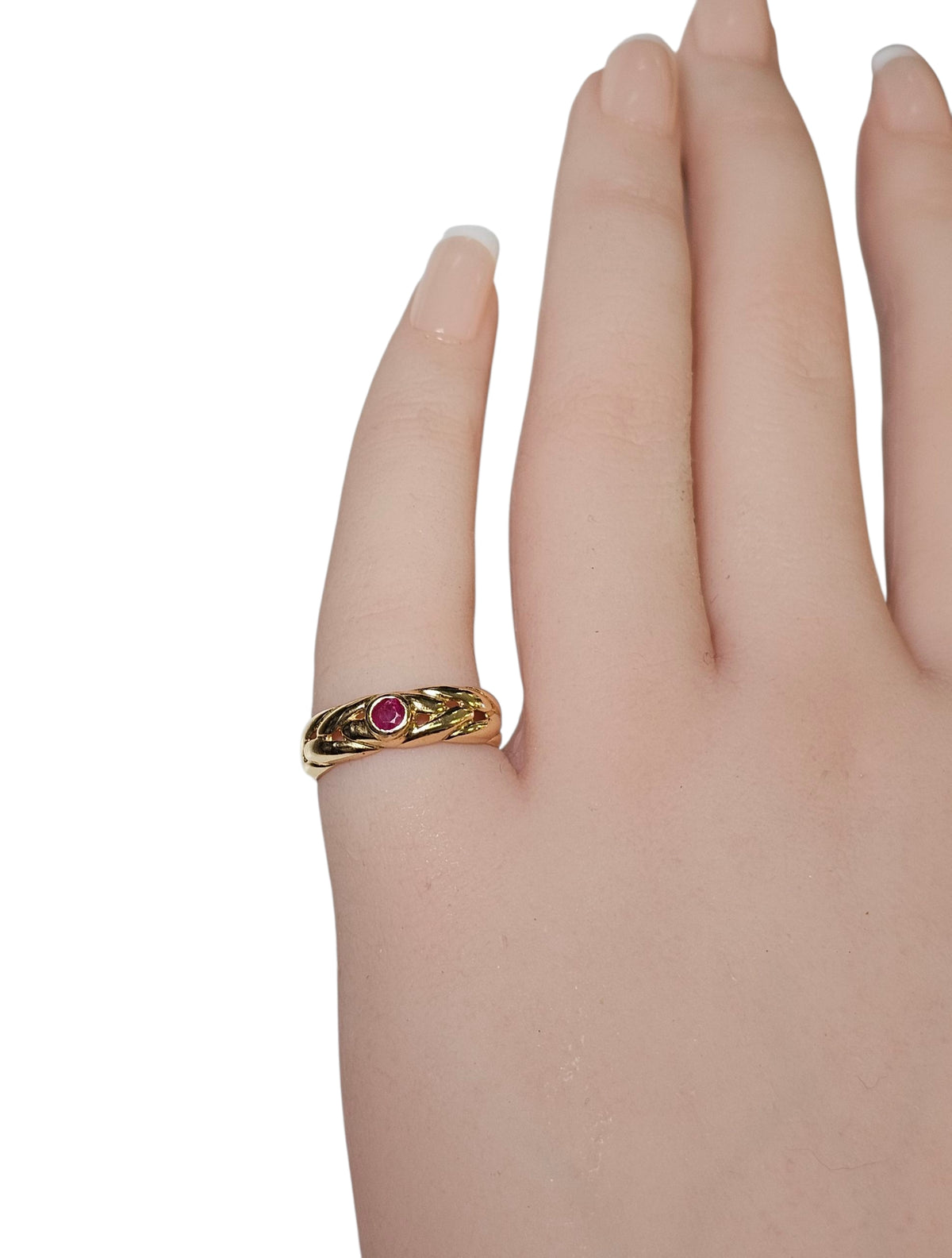 Vinatge Ruby Cabochon Ring in 14 Karat Yellow Gold