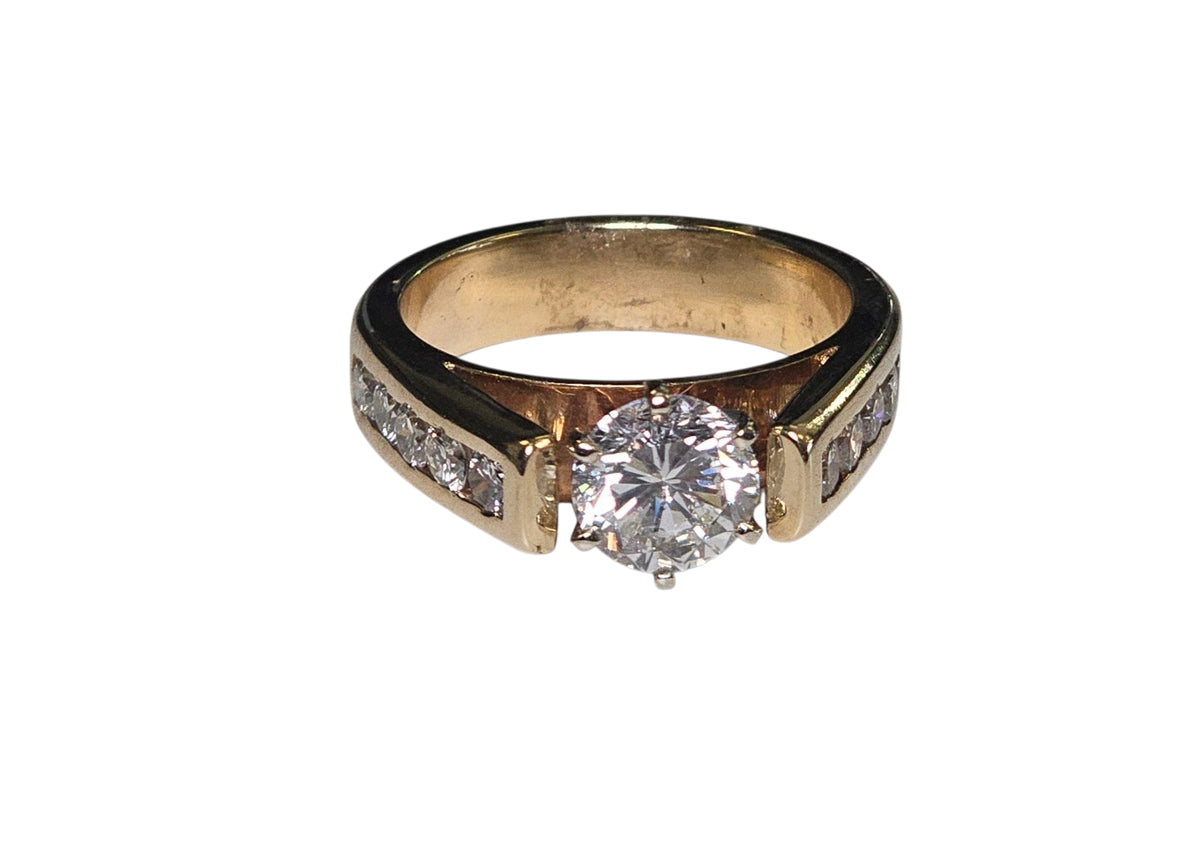 Diamond Engagement Ring in 14 Karat Yellow Gold