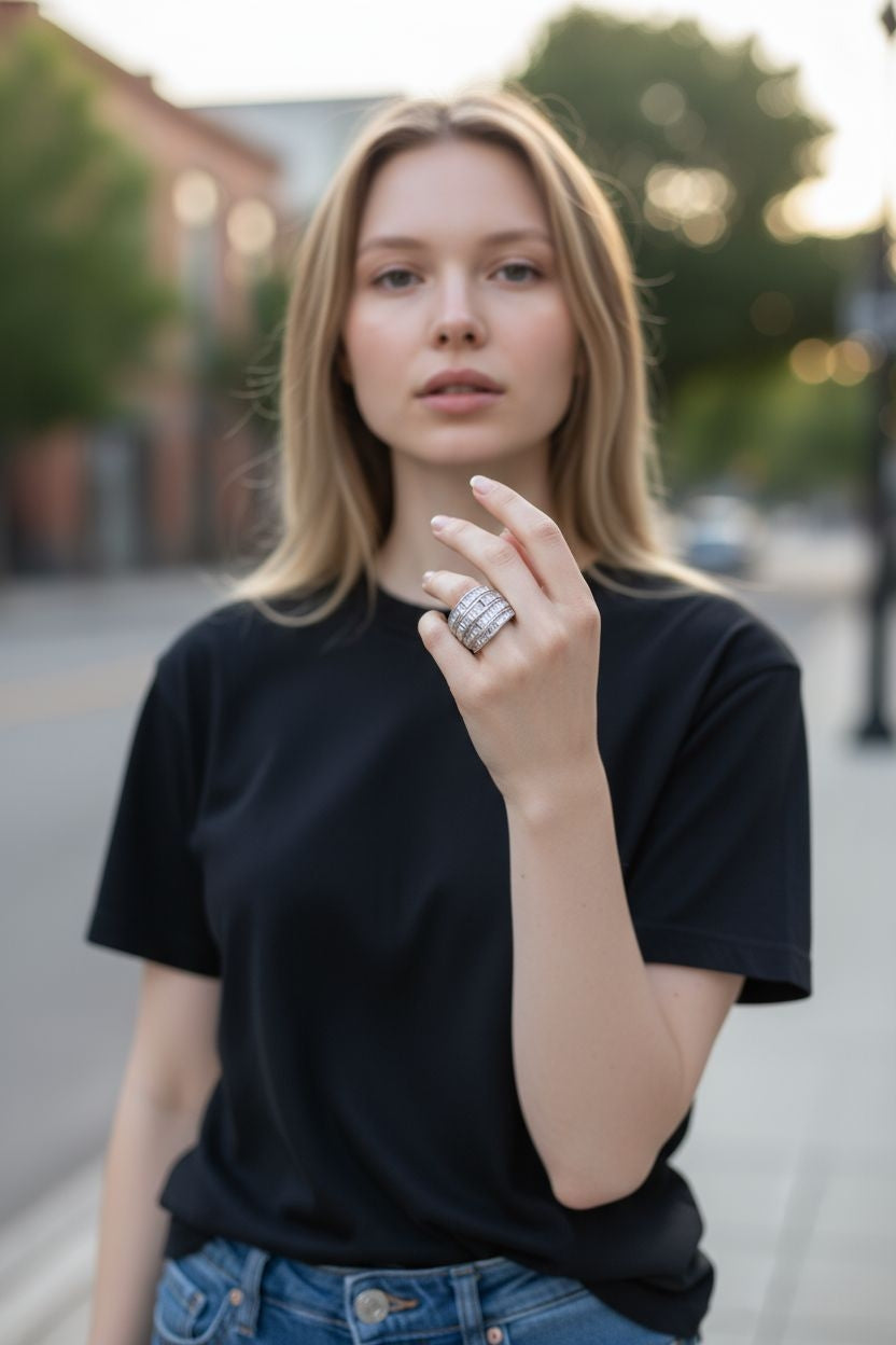 Bulky Baguette Ring in 18 Karat White Gold