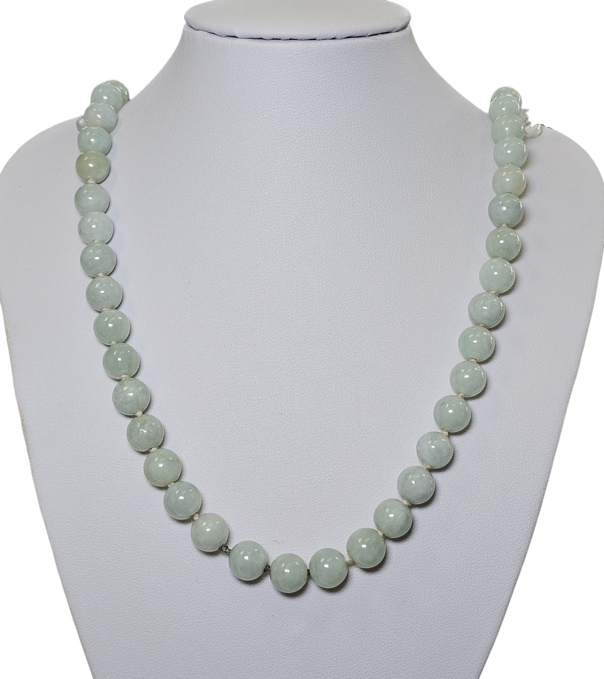 Green Jade Necklace in 14 Karat Gold