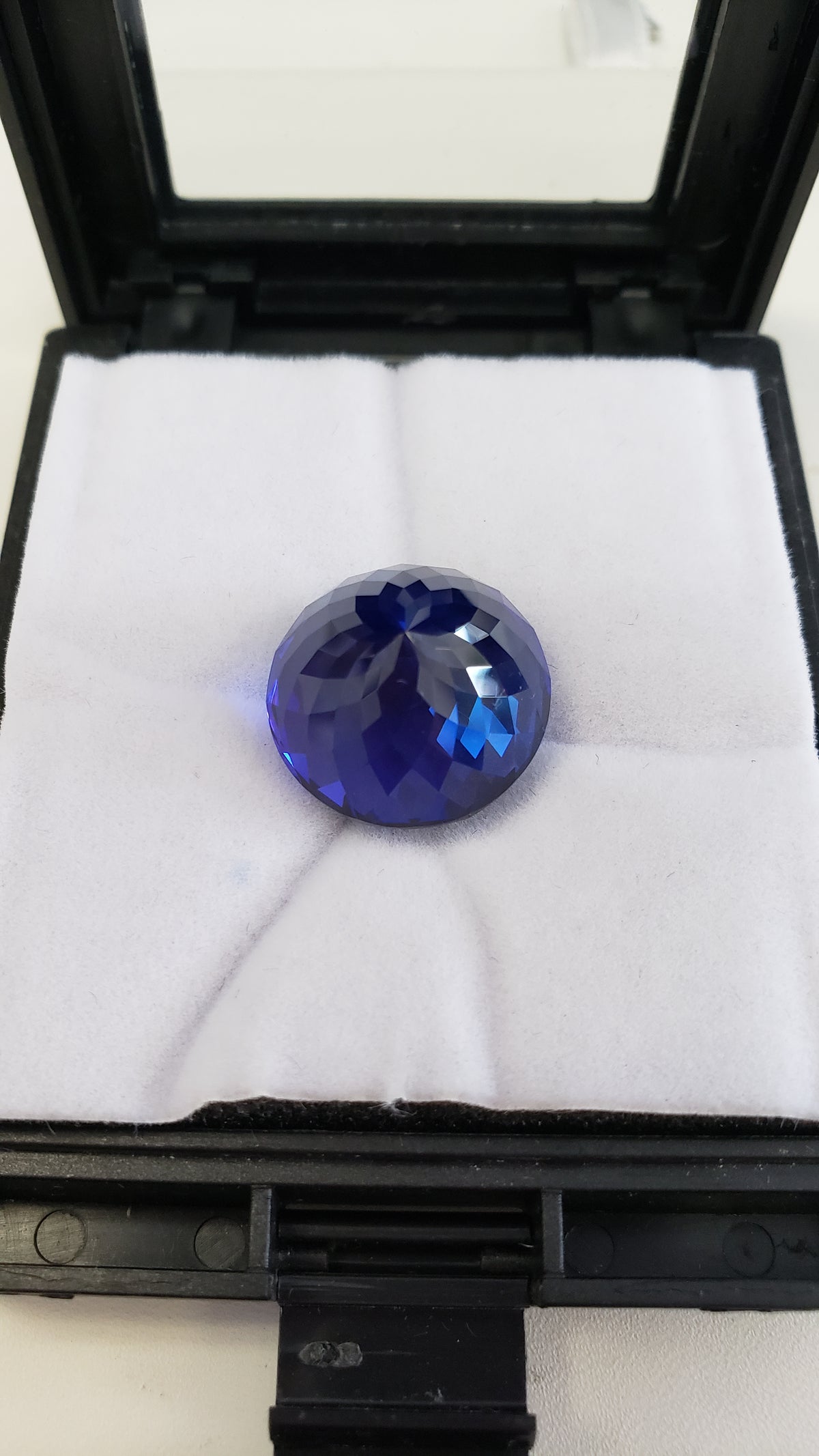 31.07 Ct Blue-Violet Tanzanite Round Brilliant Cut Loose Gemstone Certified