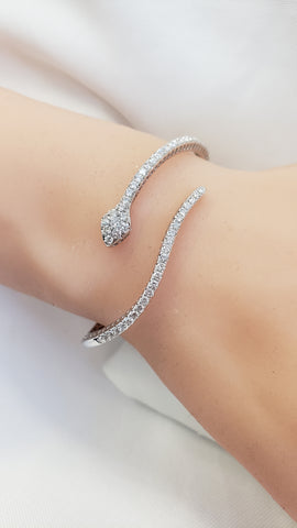 Diamond Cuff Bangle Bracelet in 18Kt White Gold