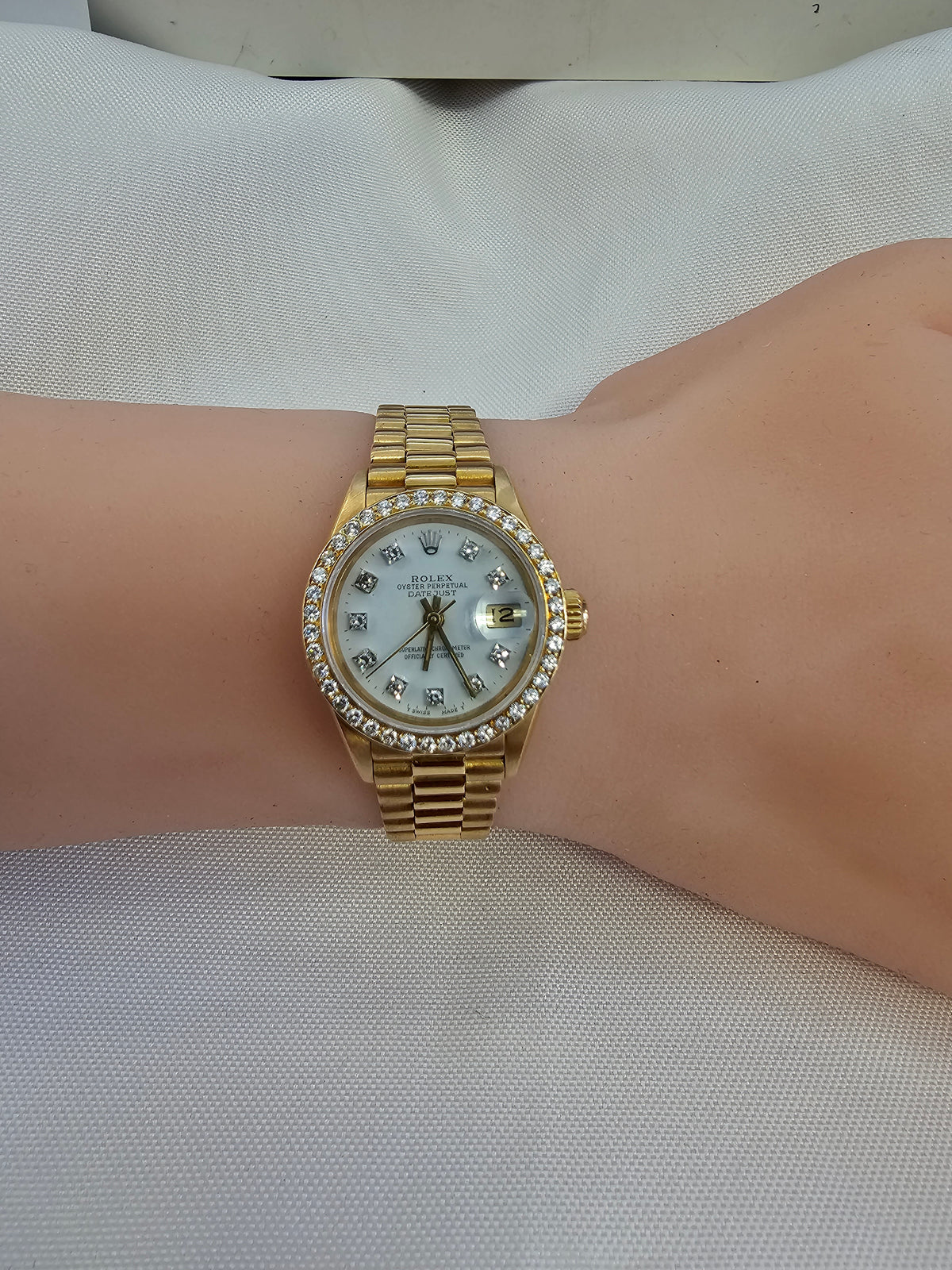 Rolex 18k Gold Ladies Oyster Perpetual DateJust Watch With Diamond Bezel, 26mm