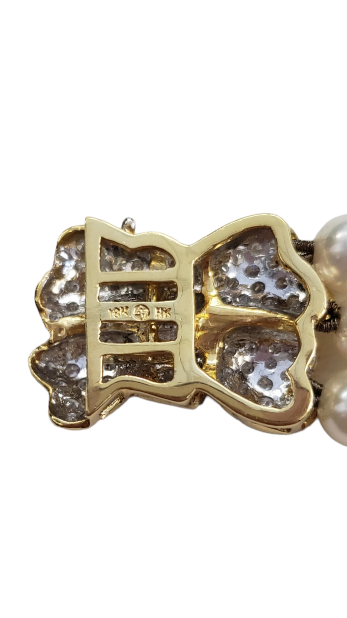 18k Yellow Gold Woman's 3 strand Pearl/Diamond Bracelet New w/o tags