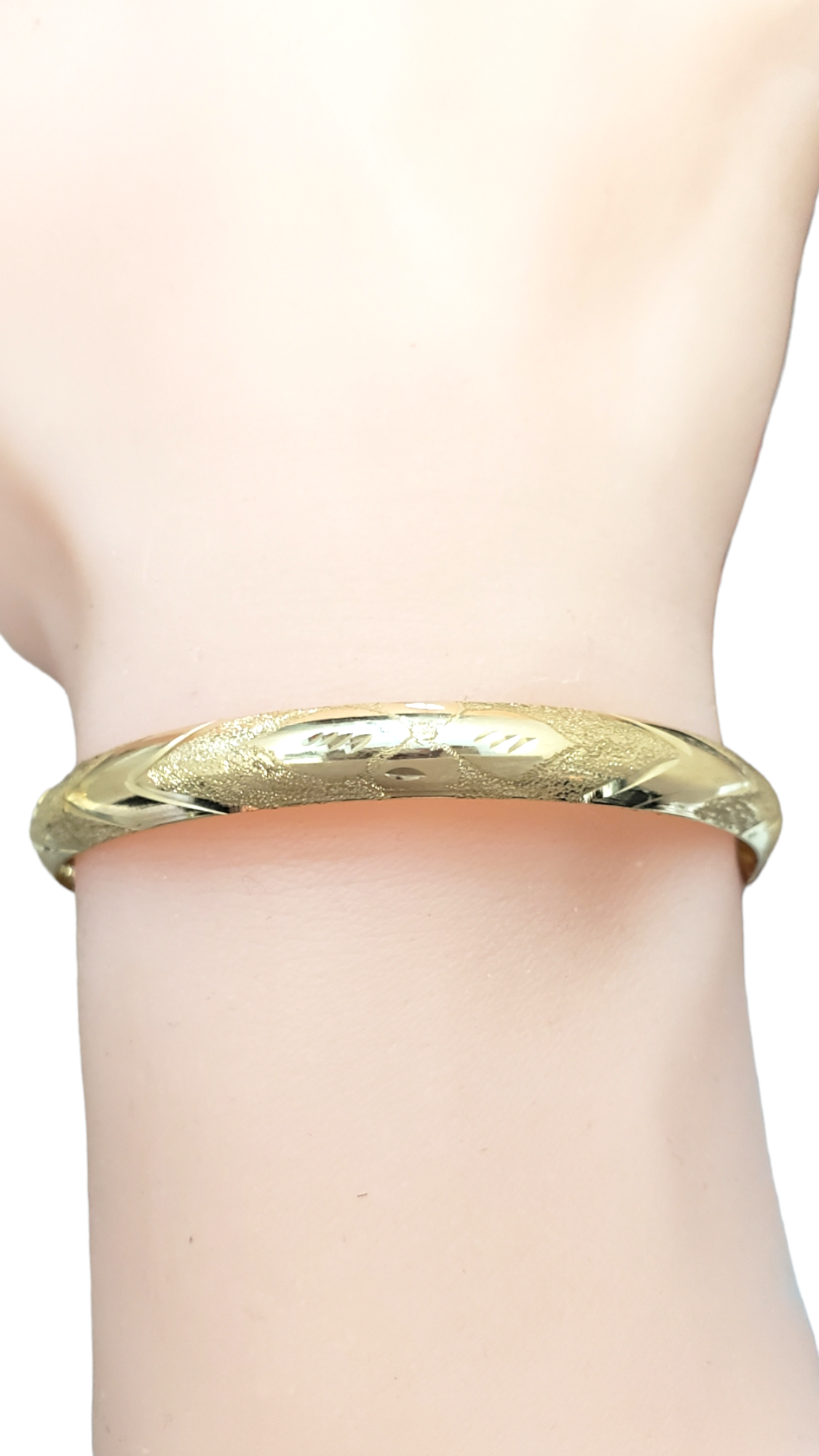 14k Yellow Gold Bangle Bracelet New w/o tags