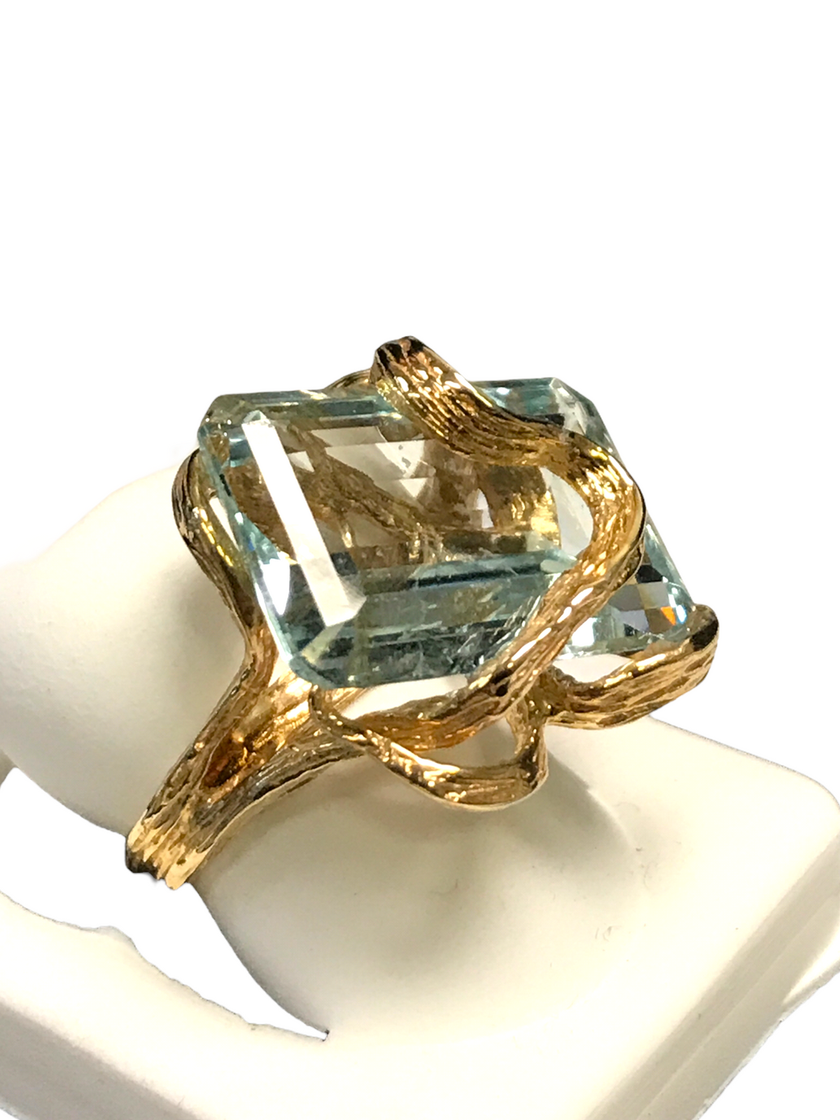 14k Yellow Gold Aquamarine Ladies Ring Size 3(US)